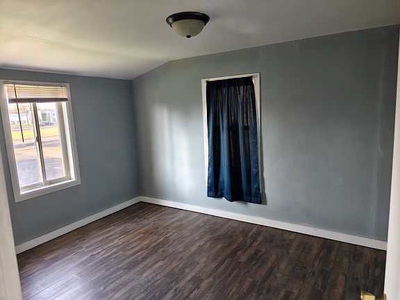 4th image of 14 20th Ave S