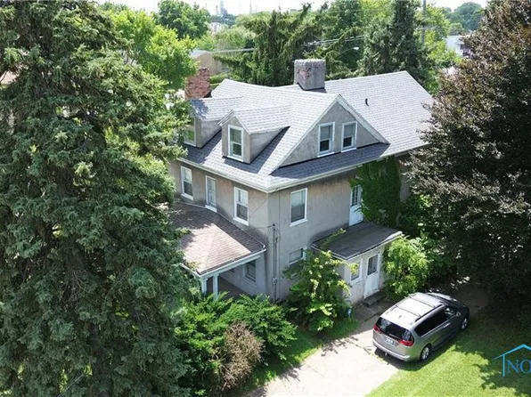 370 Van Buren Ave, Oregon, OH 43605