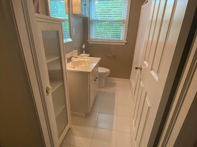 1830 Queens Way — Photo 33