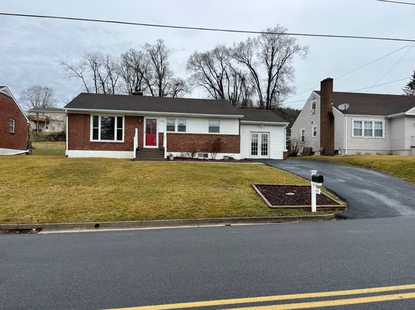 1133 Culbert Dr, Marion, VA 24354