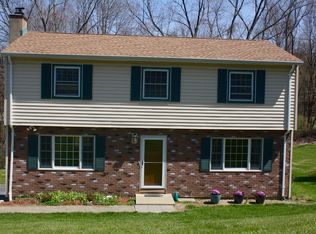 35 High Point Cir, Franklin, NJ 07416