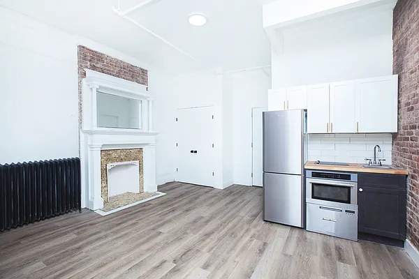 Rented by Bohemia Realty Group | media 21