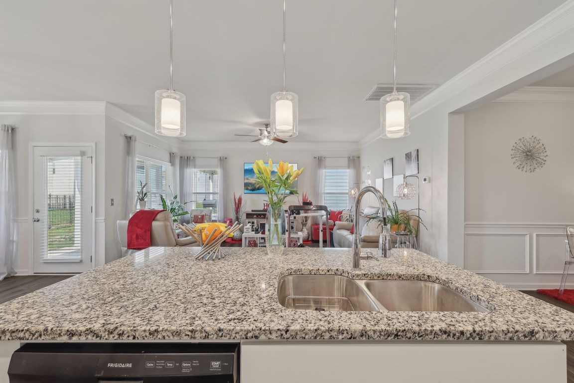 Pelham Wood Dr-1904-023