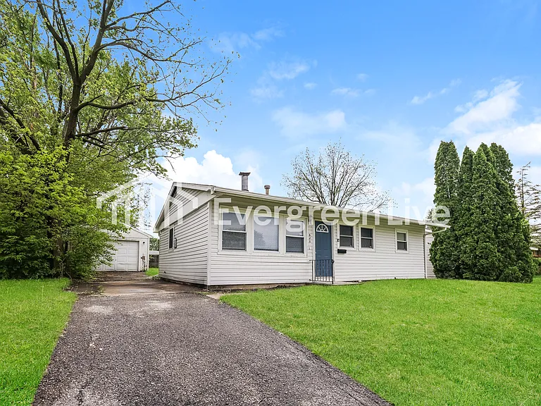 605 Mead Ln — Photo 3