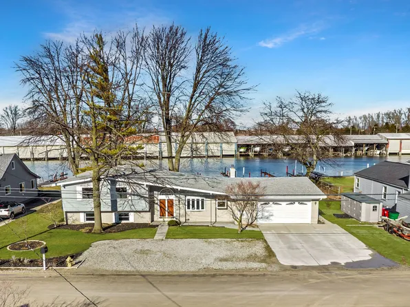 30401 Manse St, Harrison Township, MI 48045