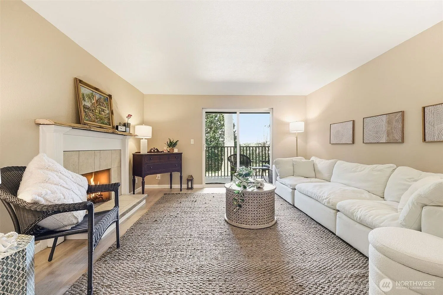 2 bed, 741 sqft, $2,500 — Photo 3