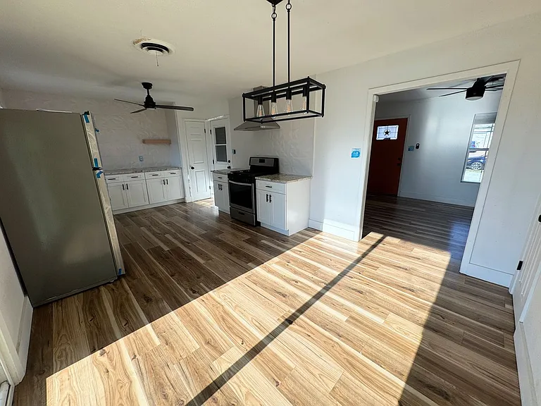803 Hill St — Photo 5