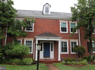 3345 S Stafford St APT B1, Arlington, VA 22206