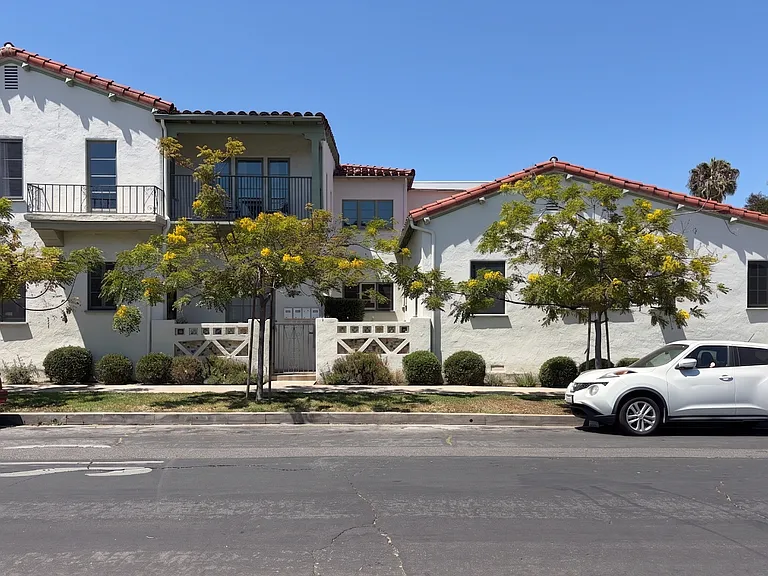 503 N Gardner St #503 — Photo 1