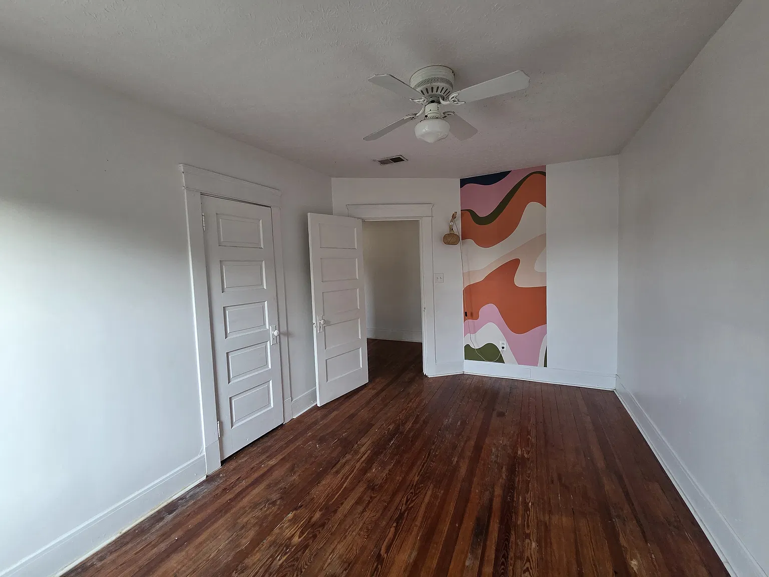 3 bed, 1200 sqft, $1,100 — Photo 1