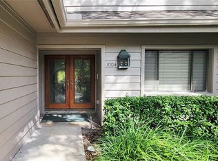 1004 Old Mill Pond Rd, Palm Harbor, FL 34683