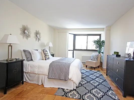 Sold by Sotheby's International Realty | media 31