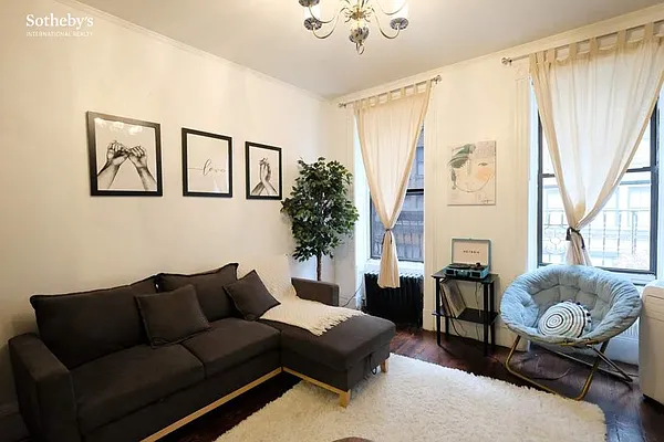 Rented by Sotheby's International Realty | media 6