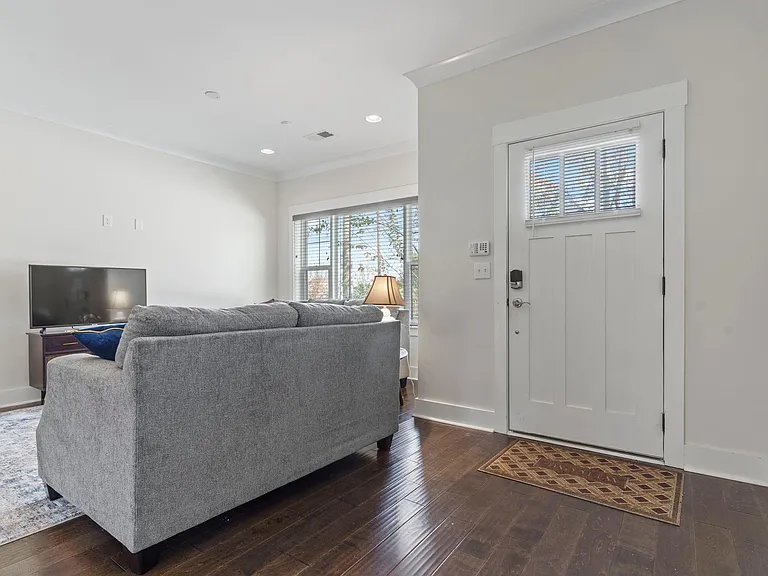 105B McCall St — Photo 81