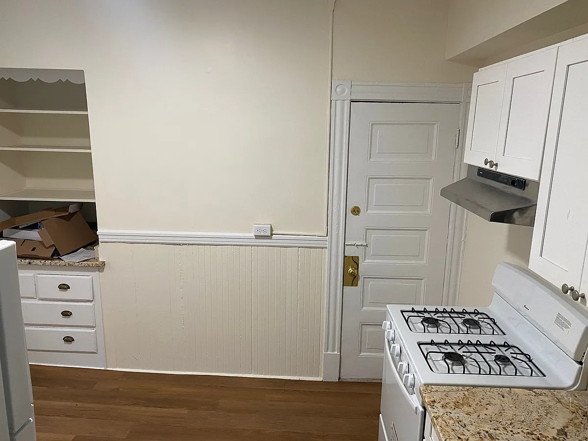 Primary Photo - 885 Massachusetts Ave #16