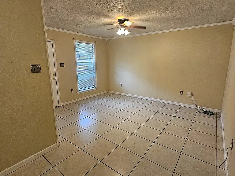 1401 Plaza Dr #B — Photo 5
