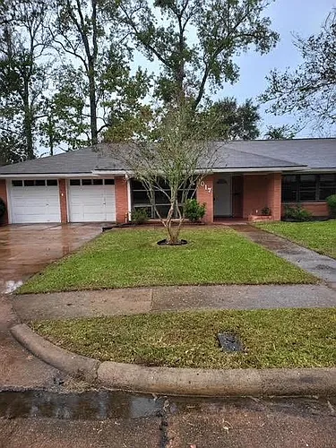 1017 Oak Dr Photo 1