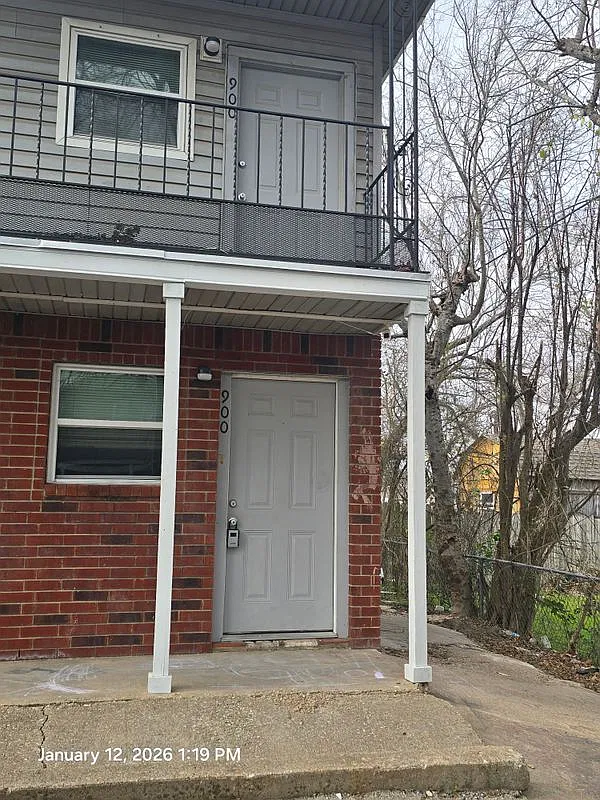 3 bed, 2.0 bath, 1008 sqft, $900 — Photo 1