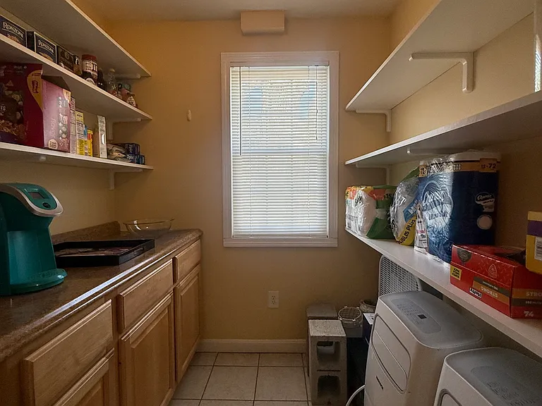63 Ridge St — Photo 3