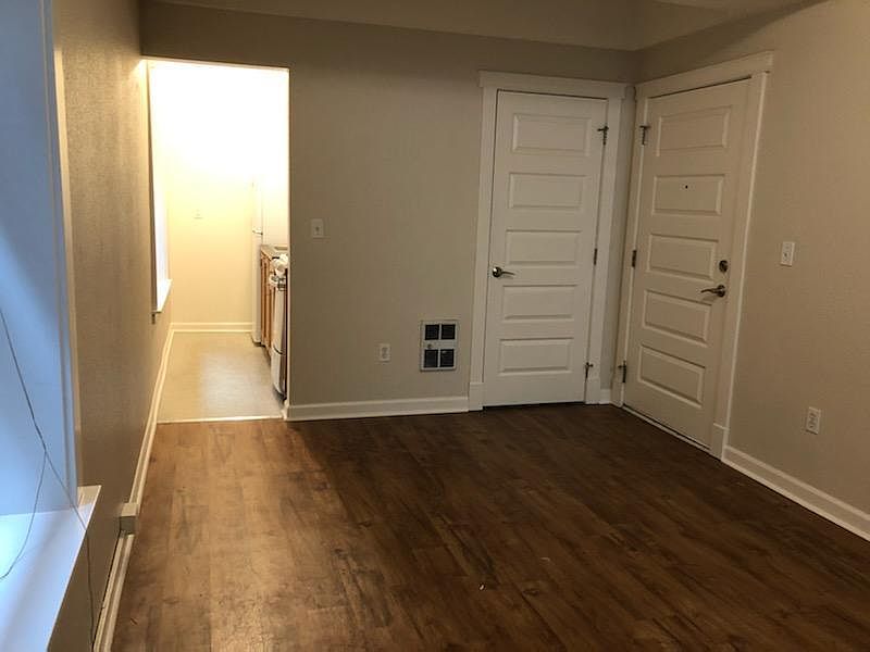 1st image of 1029 W 1st Ave APT 313