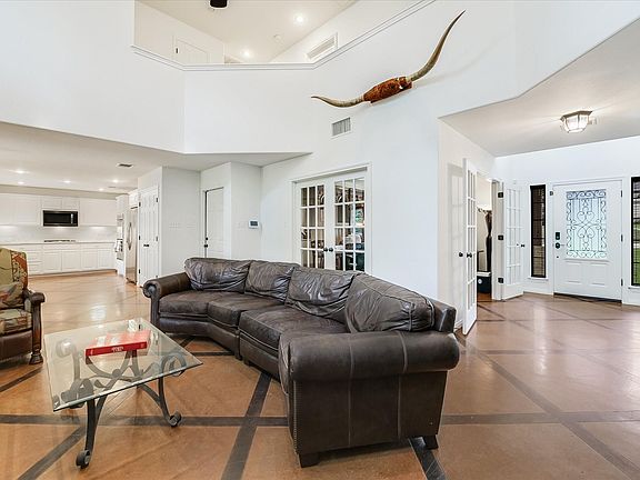 5th image of 15214 Nightingale Ln