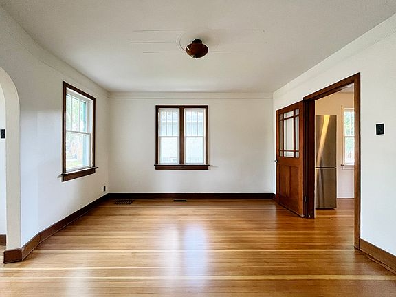 3rd image of 11330 52nd St NW