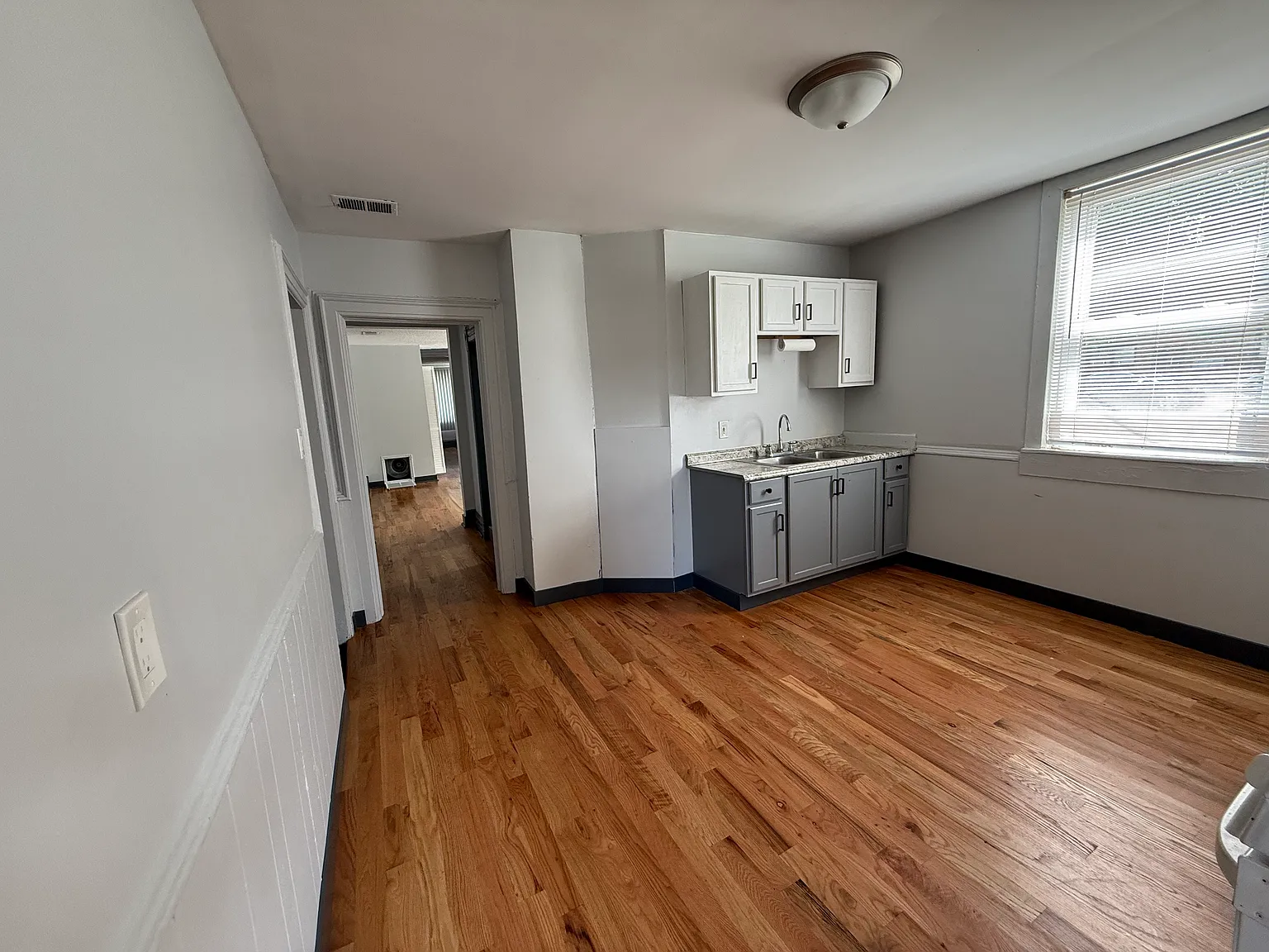 3 bed, 1180 sqft, $1,520 — Photo 2