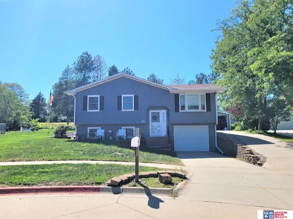 243 Plum Creek Ln, Seward, NE 68434