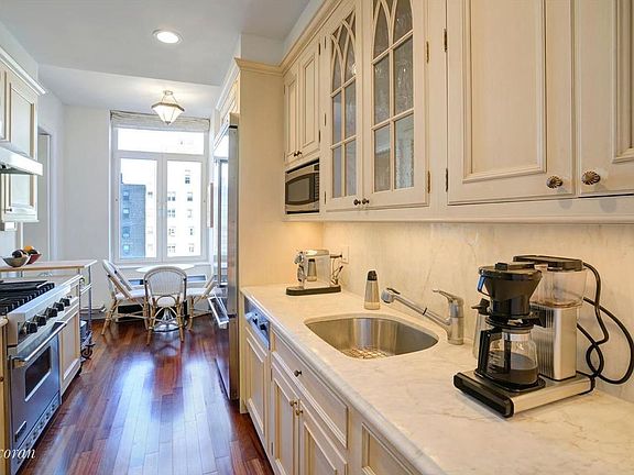 4th image of 400 E 51st St APT 11A
