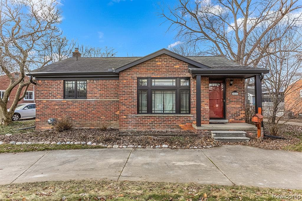 9815 E Clements Cir, Livonia, MI 48150 Zillow