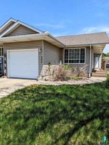 2024 S Dorothy Ave, Sioux Falls, SD, 57106