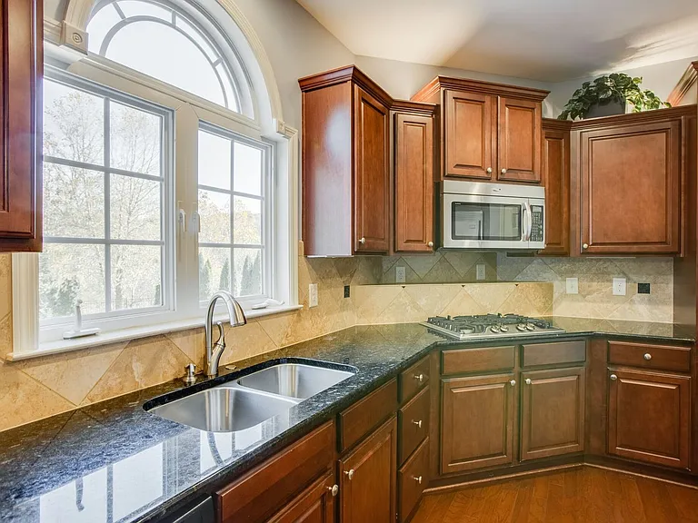 417 Gambrel Ct — Photo 43