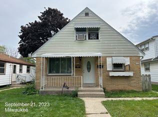 5666 N 97th St, Milwaukee, WI 53225
