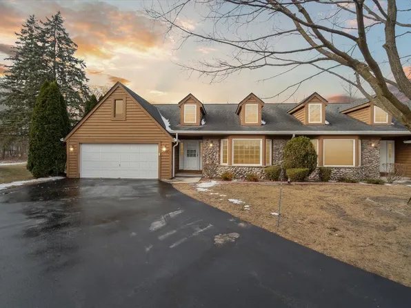 7741 Maple Ridge Court, Franklin, WI 53132