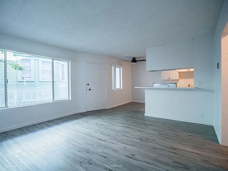 535 W 3rd St — Photo 11