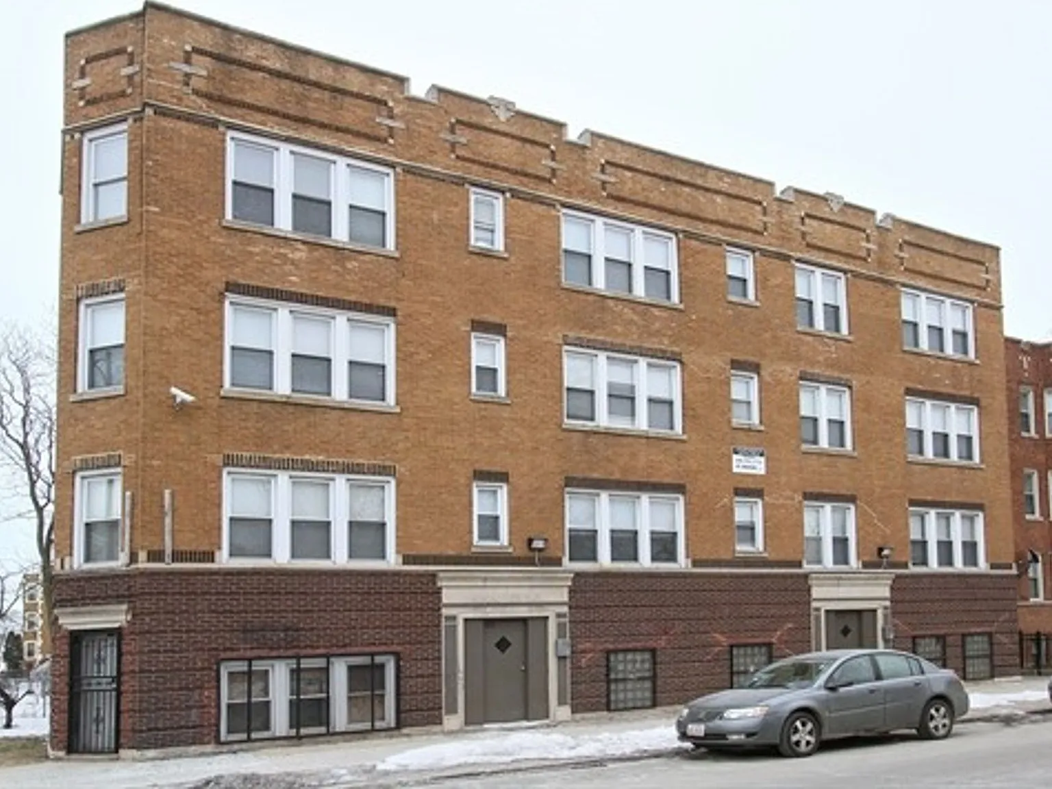 7601 S Coles — Photo 4