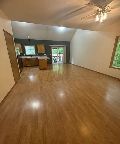 2917 SW 11th St — Photo 3