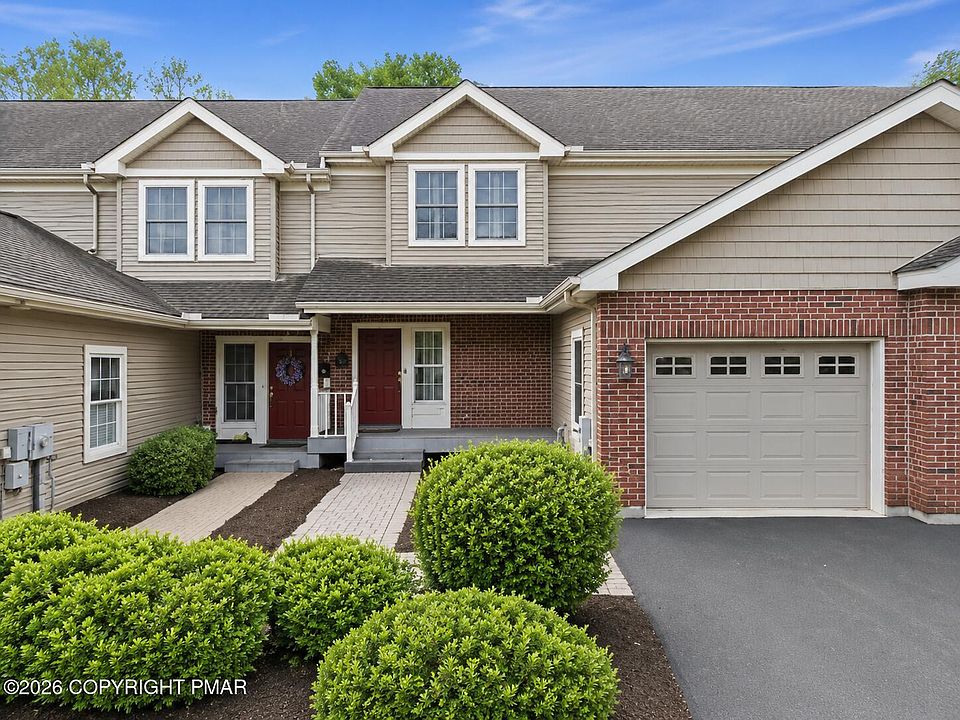 1st image of 11 Oak Leaf Ln