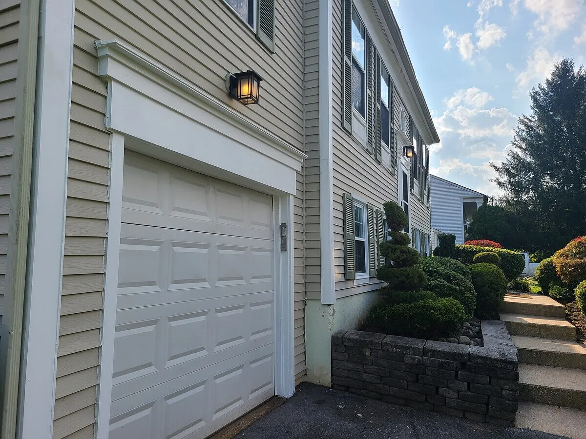 4 bed, 1986 sqft, $3,800 — Photo 4