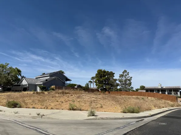 2301 S Del Rosa Dr, Ridgecrest, CA 93555