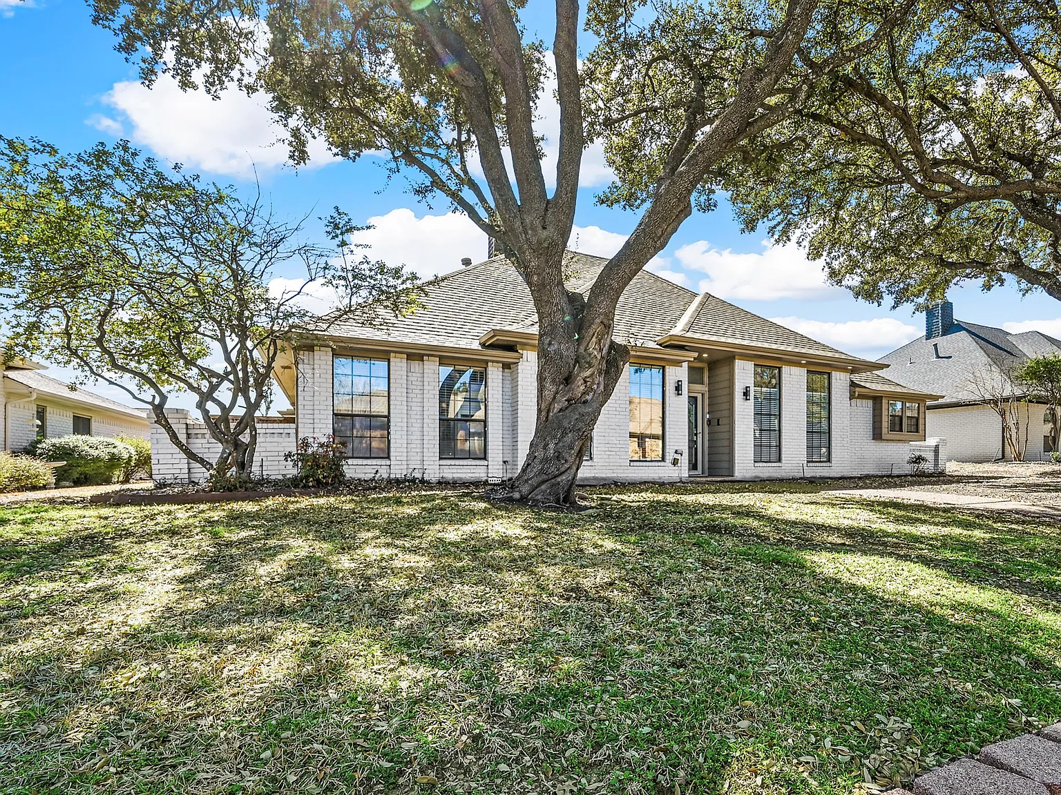 4 bed, 2.5 bath, 2646 sqft, $5,200 — Photo 1