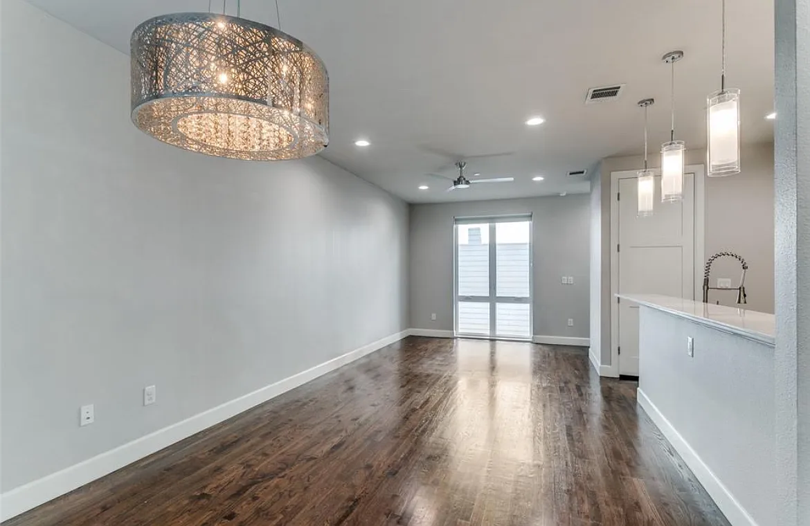 2 bed, 2.5 bath, 1528 sqft, $3,000 — Photo 2