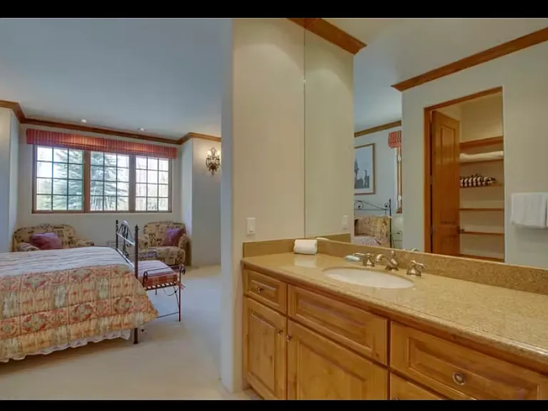303 Wall St — Photo 11