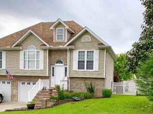 318 Lower Overlook Dr, Hurricane, WV 25526