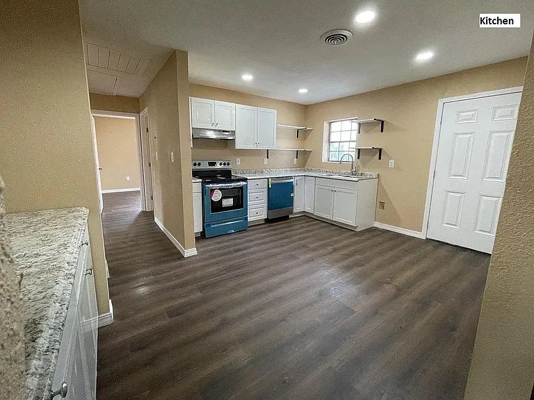 114 Alabama St — Photo 3