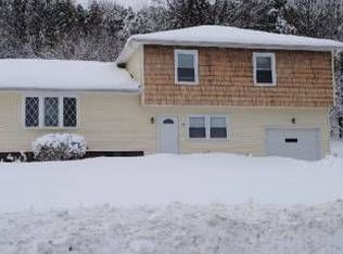 25 Eberle Rd, Latham, NY 12110