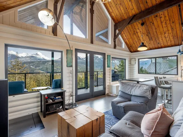 8706 Wedgeview Pl, Whistler, BC V8E 0G1
