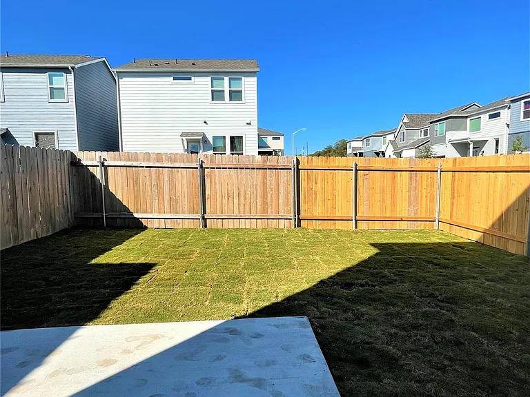 15110 Forum Ave — Photo 28