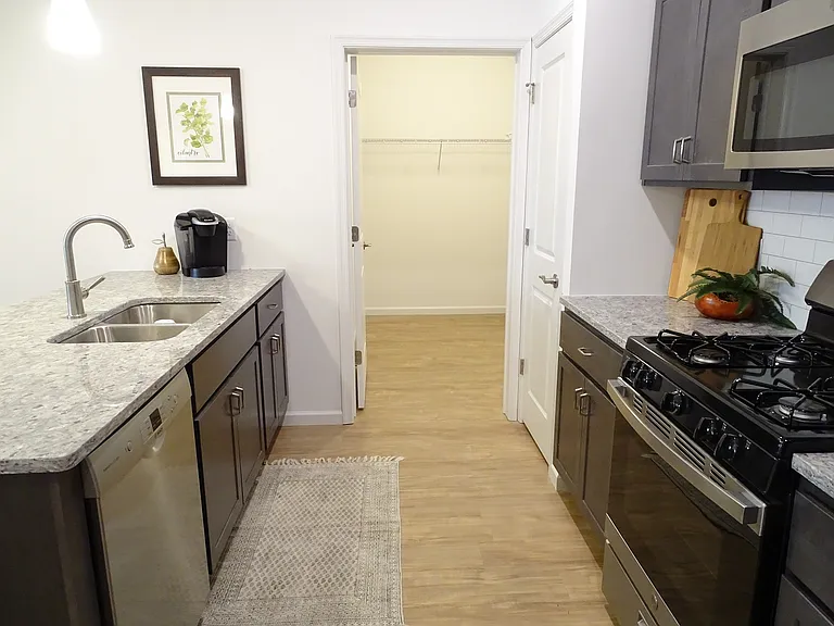 Park West Apartments — Photo 70