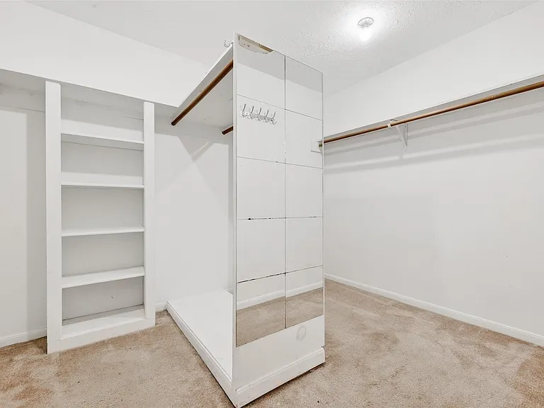 18111 Shireoak Dr — Photo 44